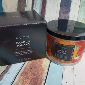 NIB Garden Tomato Candle